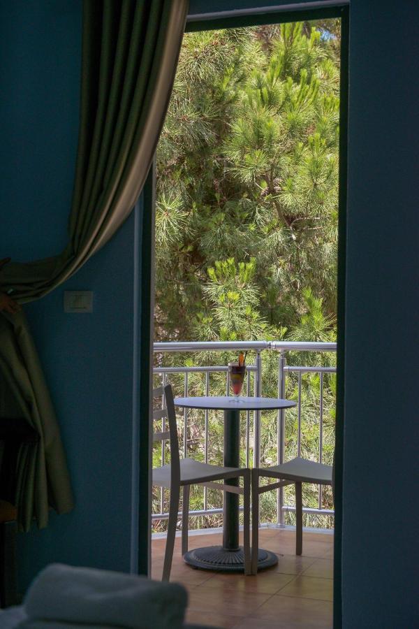 דורס Hotel Andi מראה חיצוני תמונה