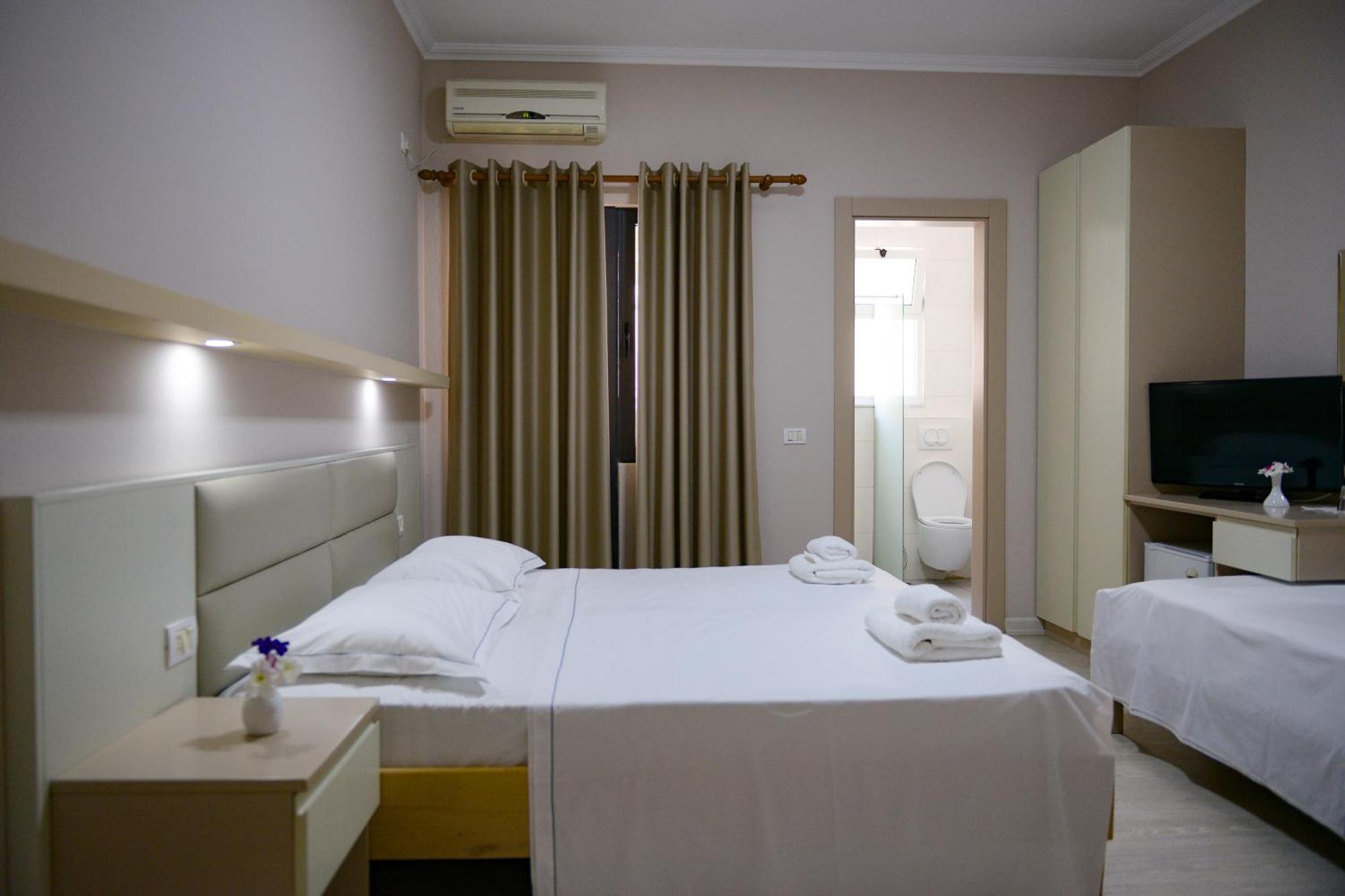 דורס Hotel Andi מראה חיצוני תמונה
