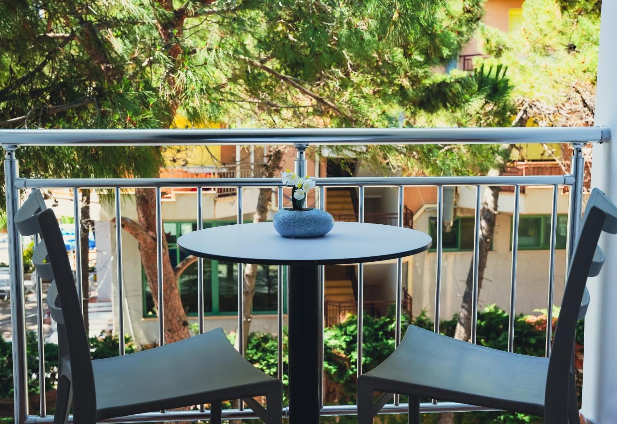 דורס Hotel Andi מראה חיצוני תמונה