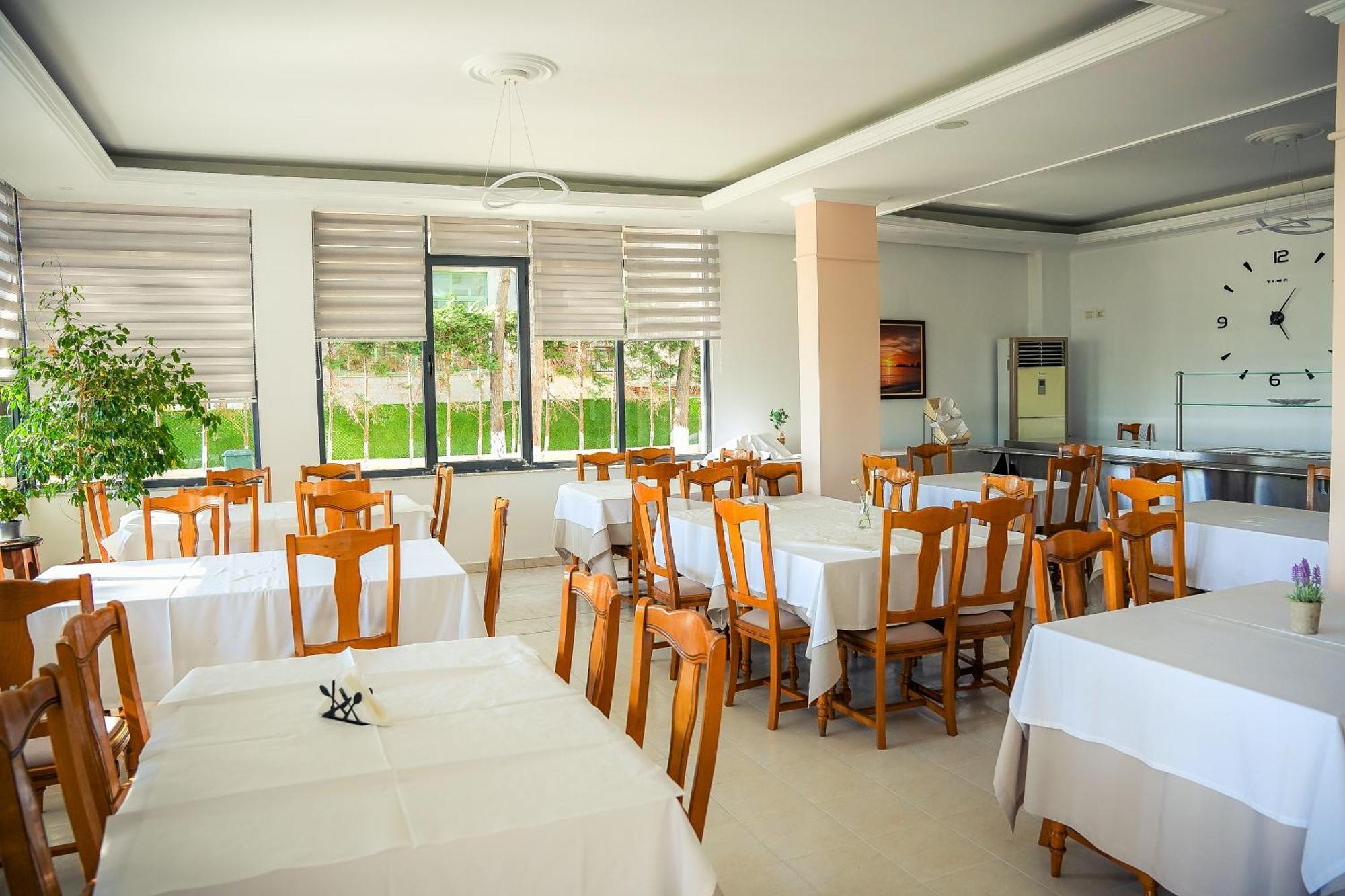 דורס Hotel Andi מראה חיצוני תמונה