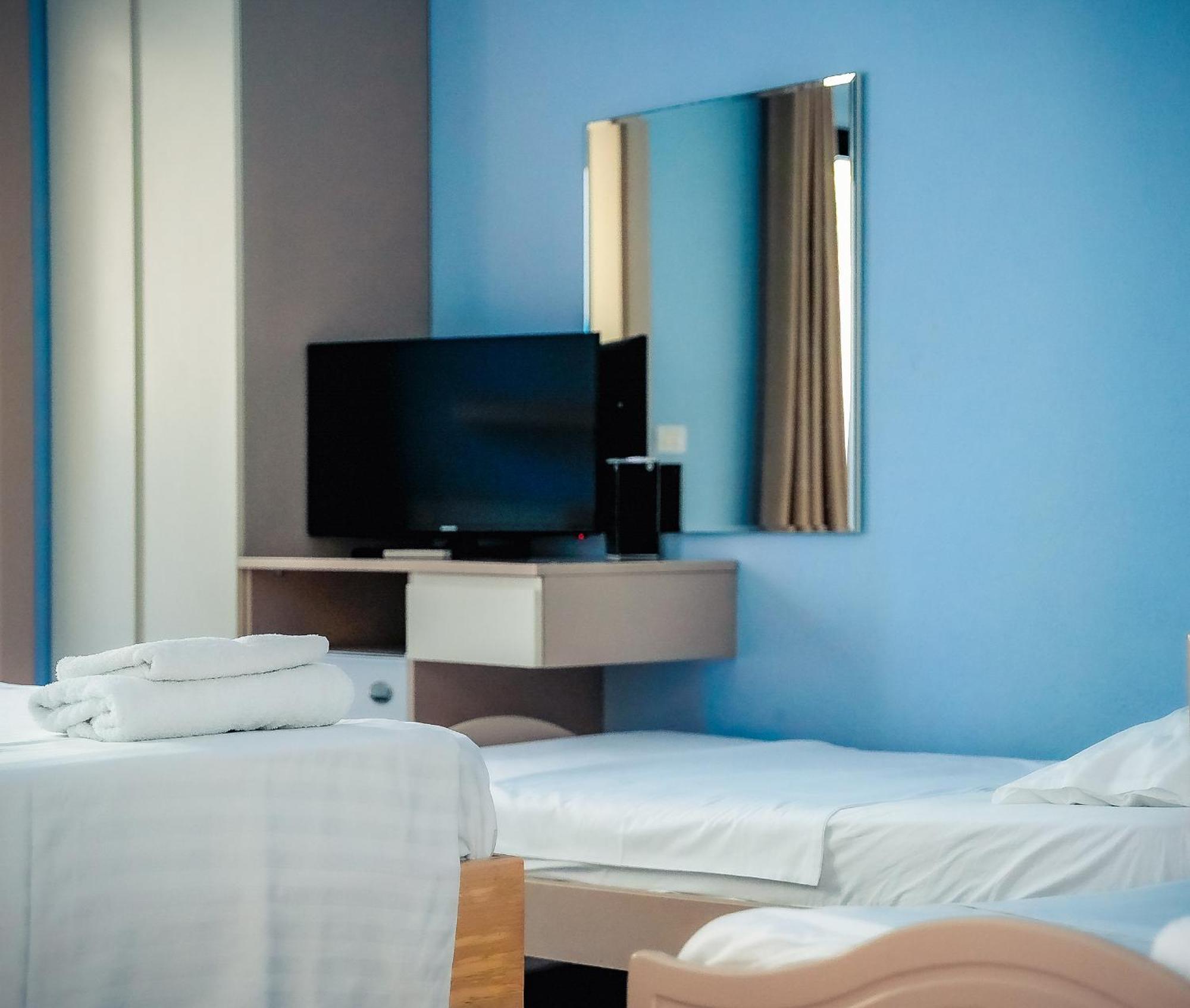 דורס Hotel Andi מראה חיצוני תמונה