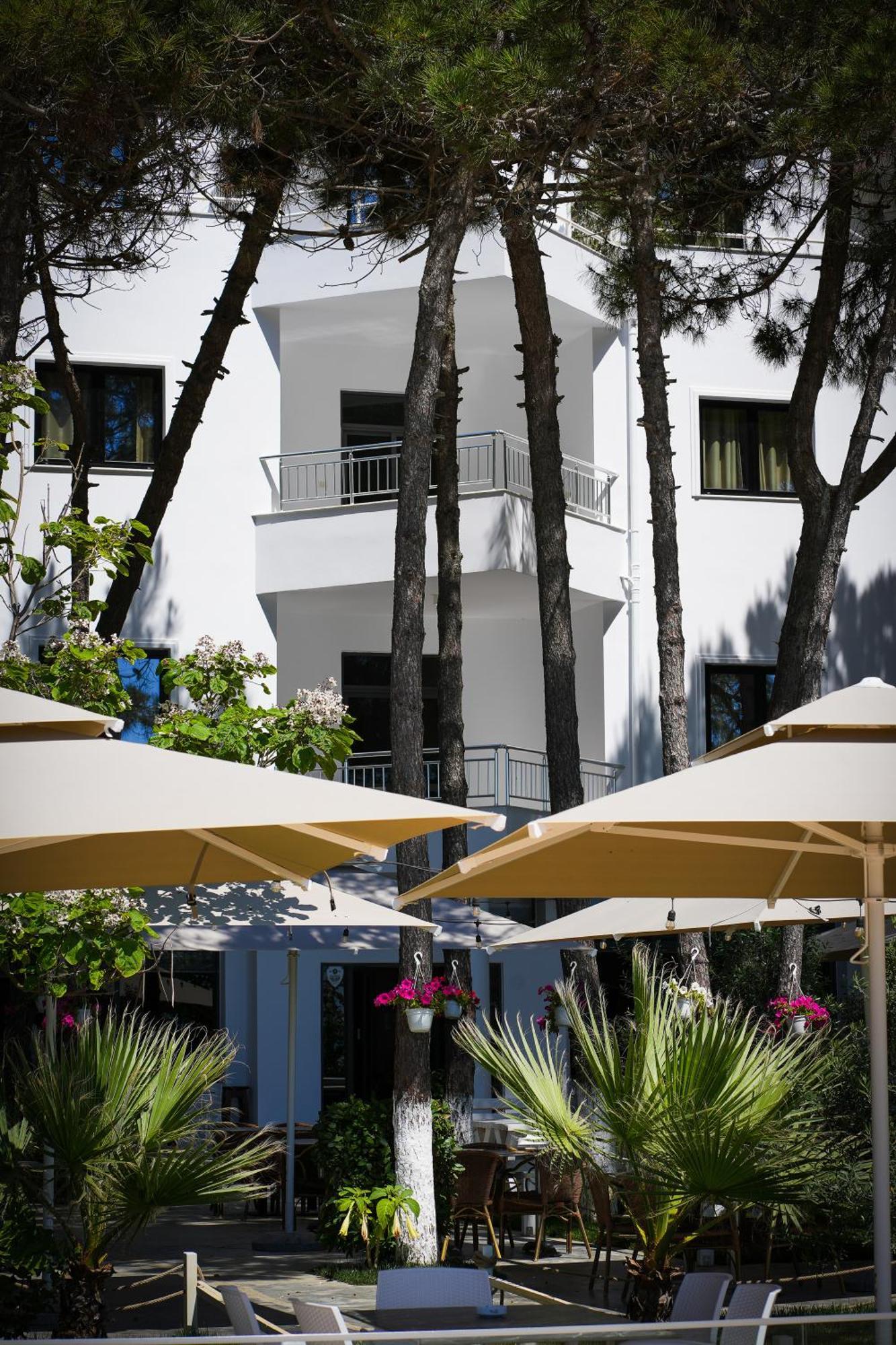 דורס Hotel Andi מראה חיצוני תמונה